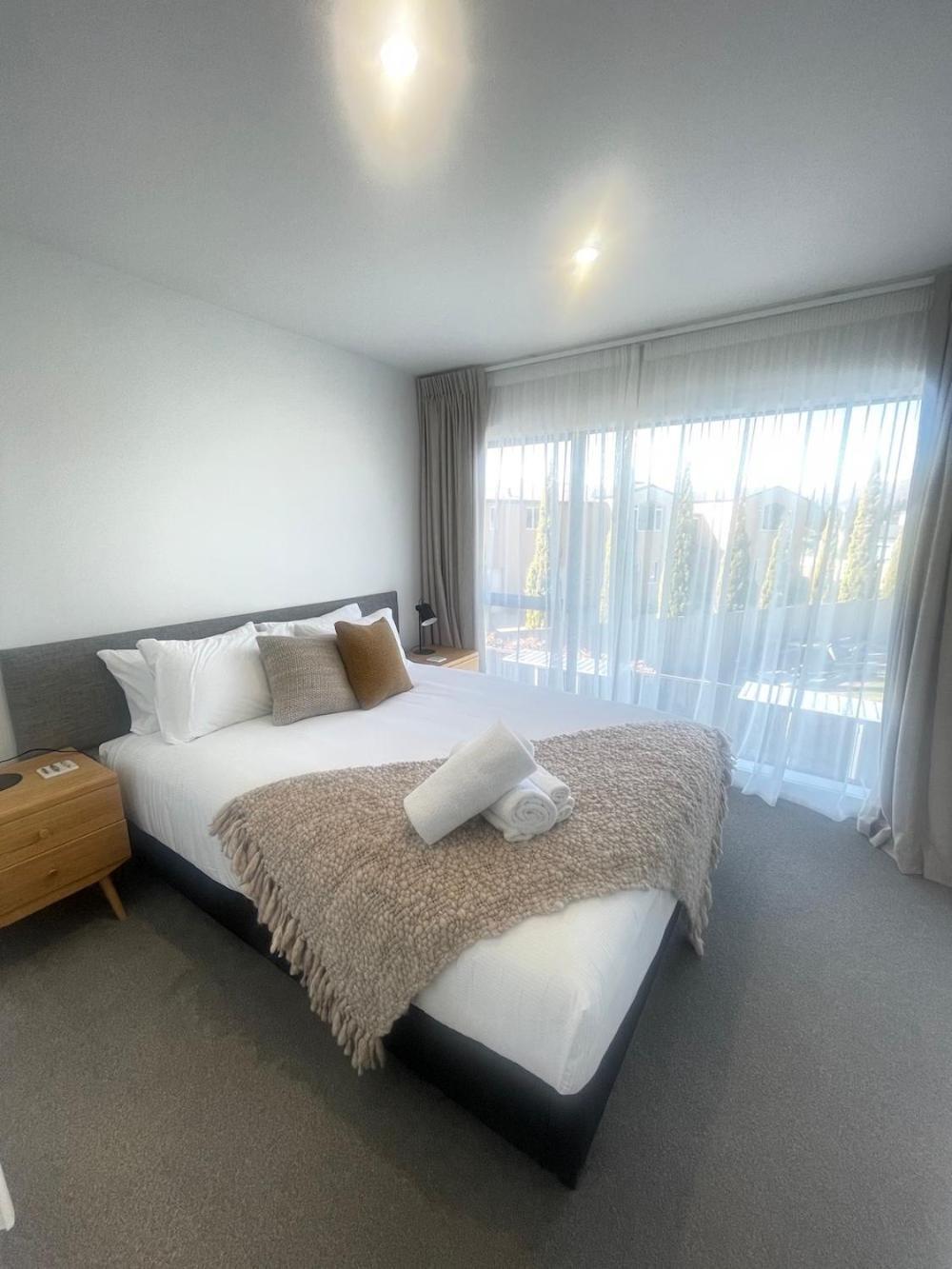 Alpine Junction Townhouse Apartments, Lodge & Hotel Wanaka Extérieur photo