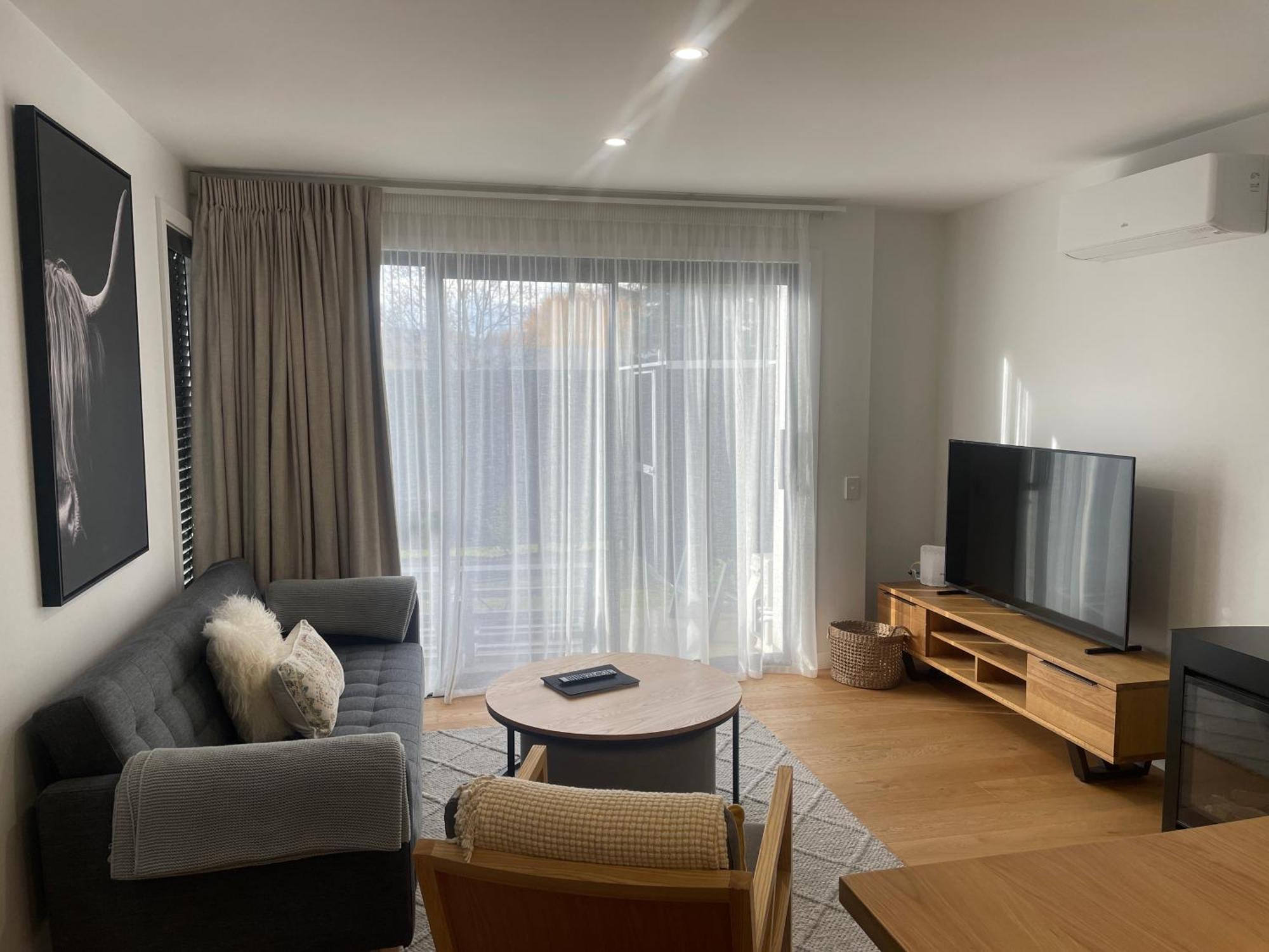 Alpine Junction Townhouse Apartments, Lodge & Hotel Wanaka Extérieur photo